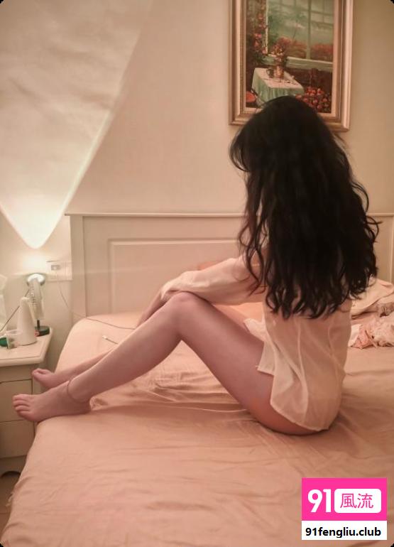 白嫩蜜桃臀安然